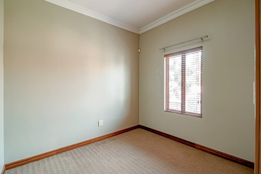 To Let 3 Bedroom Property for Rent in Faerie Glen Gauteng