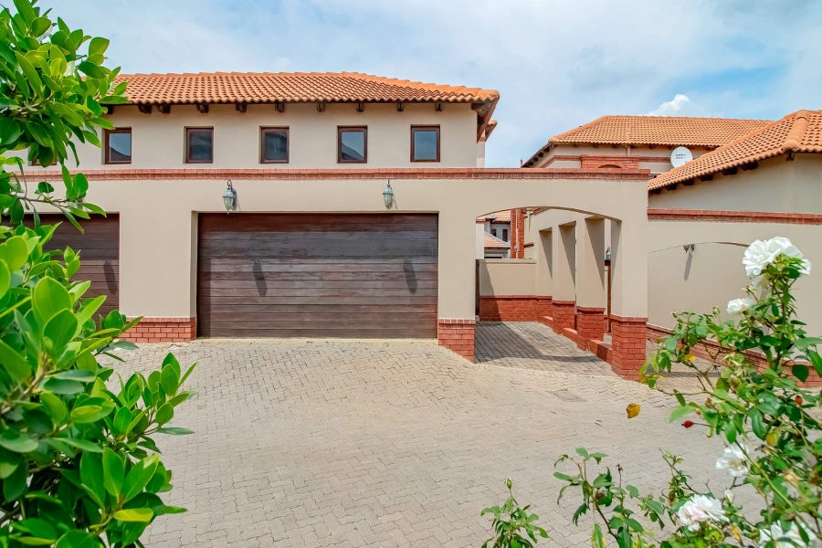 To Let 3 Bedroom Property for Rent in Faerie Glen Gauteng