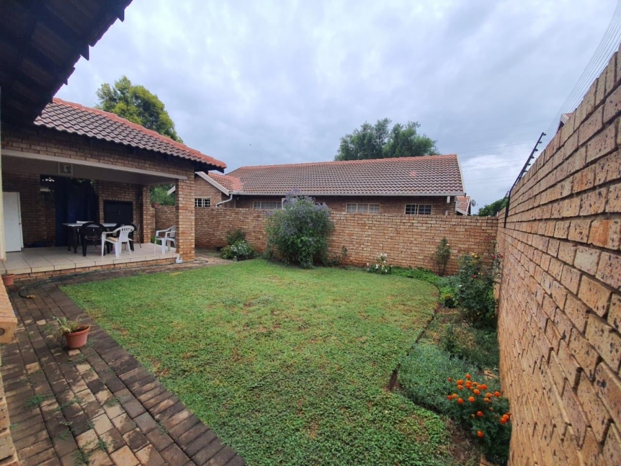 To Let 2 Bedroom Property for Rent in Annlin Gauteng