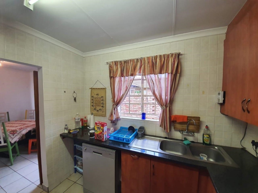 To Let 2 Bedroom Property for Rent in Annlin Gauteng