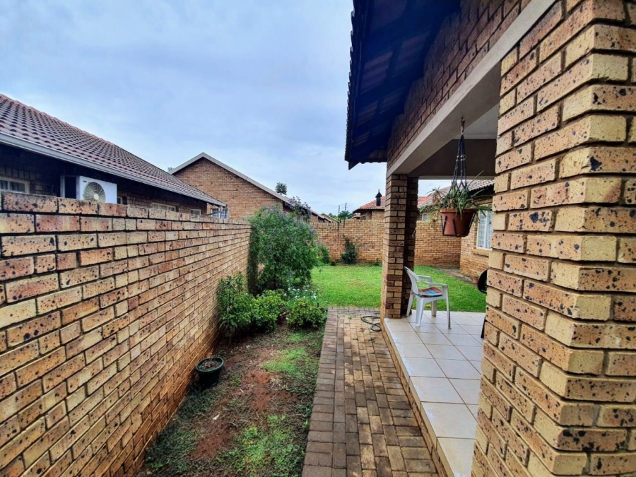To Let 2 Bedroom Property for Rent in Annlin Gauteng