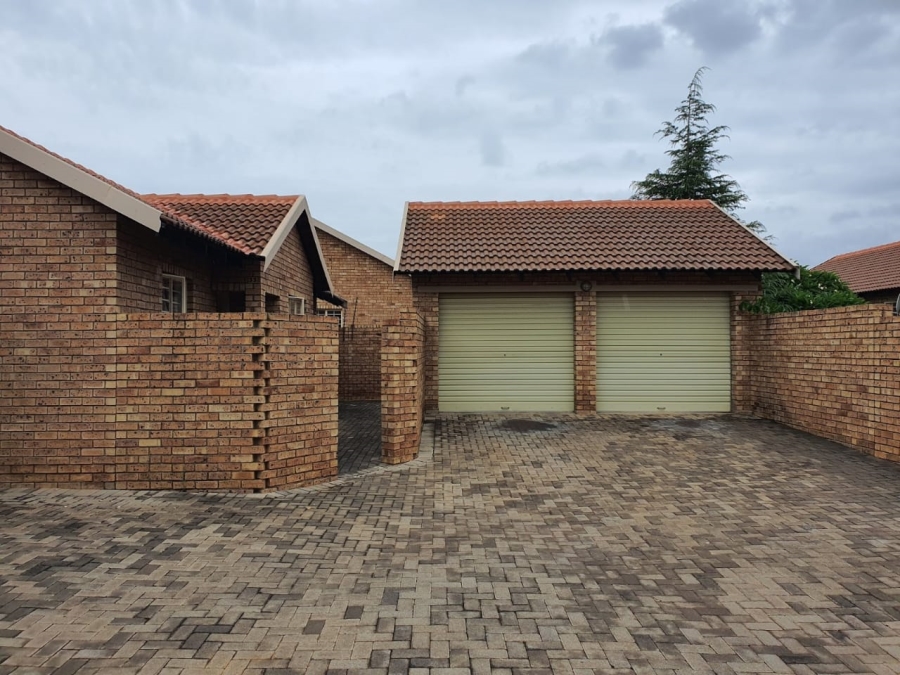 To Let 2 Bedroom Property for Rent in Annlin Gauteng