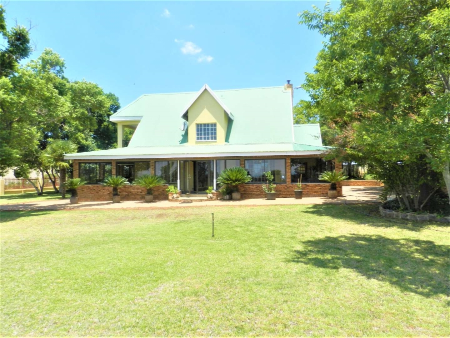 9 Bedroom Property for Sale in Hekpoort Gauteng