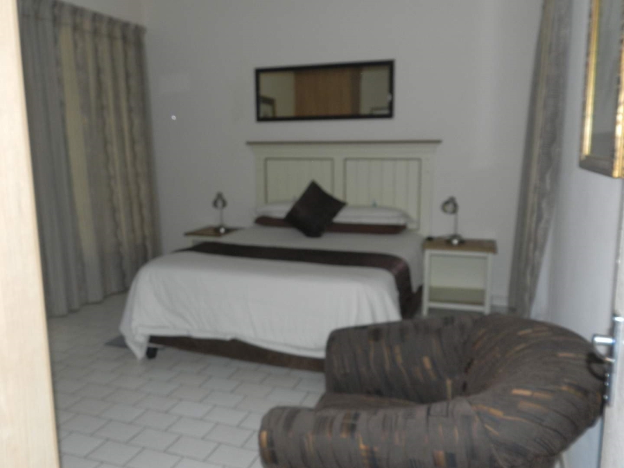 18 Bedroom Property for Sale in Hekpoort Gauteng