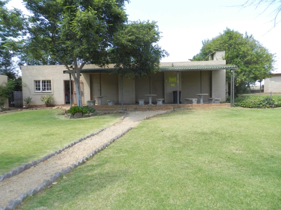 18 Bedroom Property for Sale in Hekpoort Gauteng