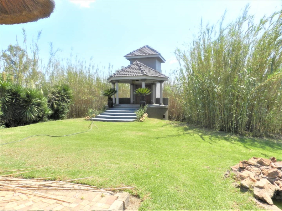 18 Bedroom Property for Sale in Hekpoort Gauteng