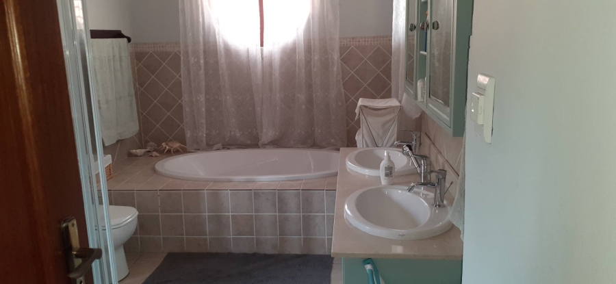 3 Bedroom Property for Sale in Vlakplaats Gauteng