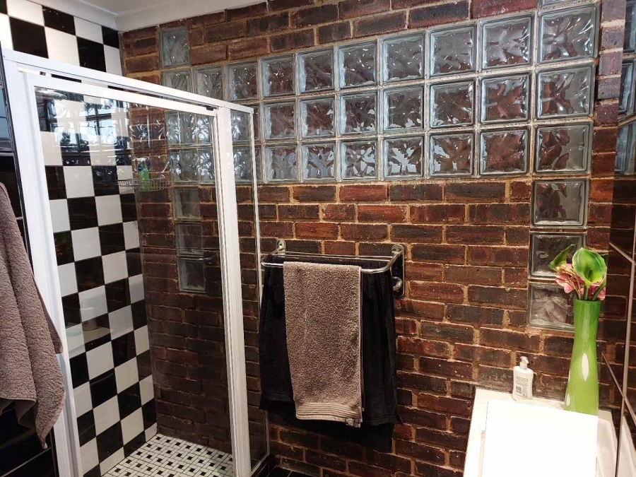 To Let 2 Bedroom Property for Rent in Rosebank Gauteng
