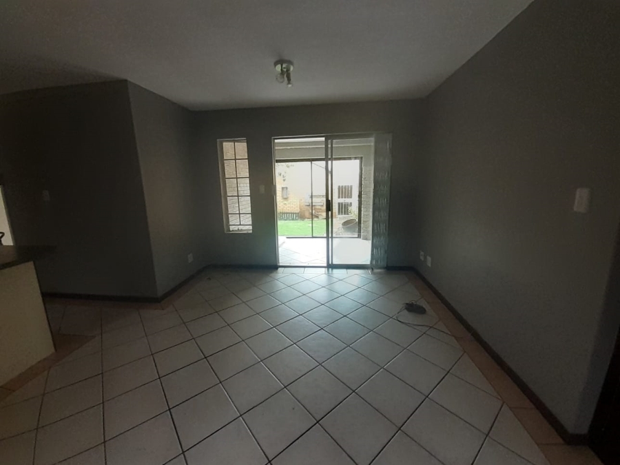 2 Bedroom Property for Sale in Monavoni A H Gauteng