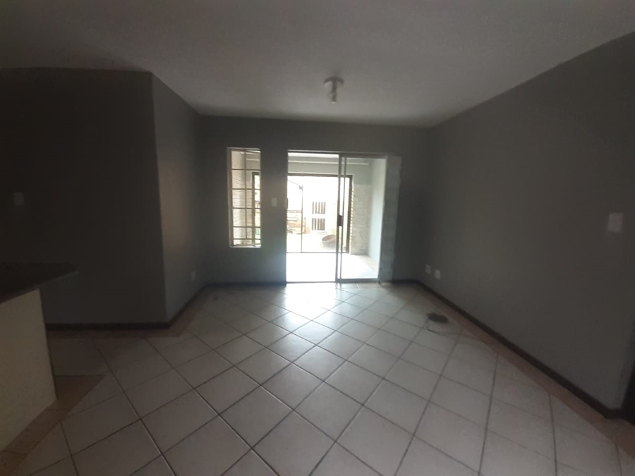 2 Bedroom Property for Sale in Monavoni A H Gauteng