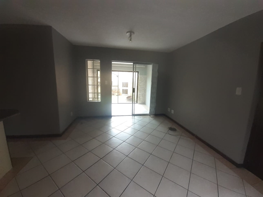2 Bedroom Property for Sale in Monavoni A H Gauteng