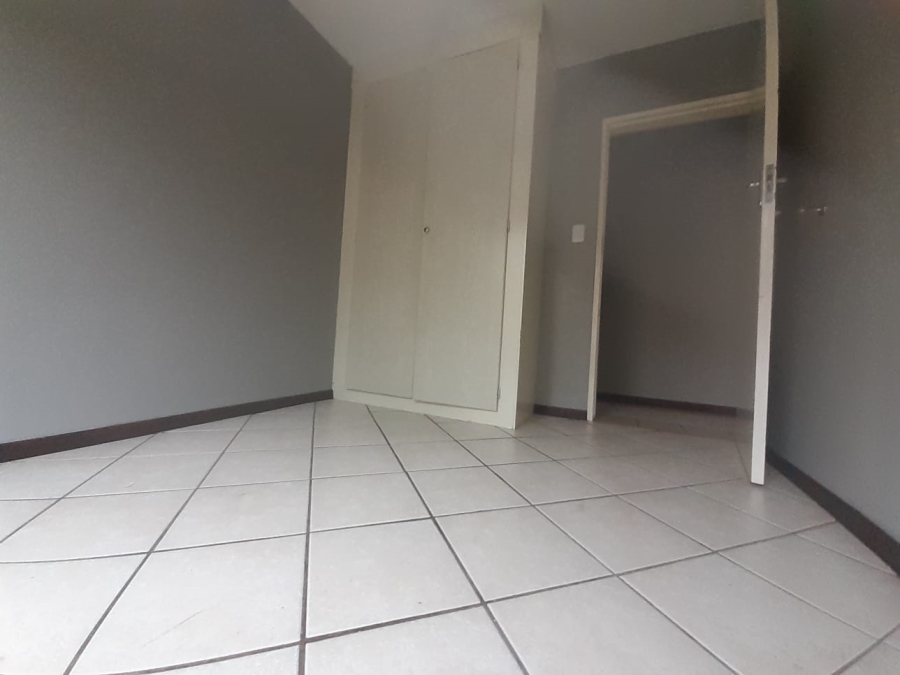 2 Bedroom Property for Sale in Monavoni A H Gauteng