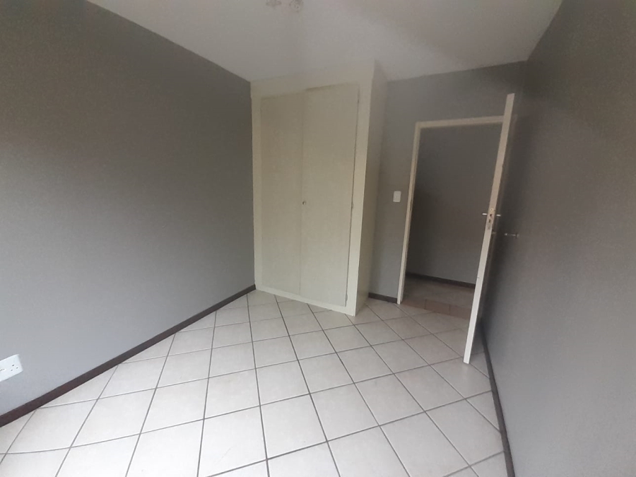 2 Bedroom Property for Sale in Monavoni A H Gauteng