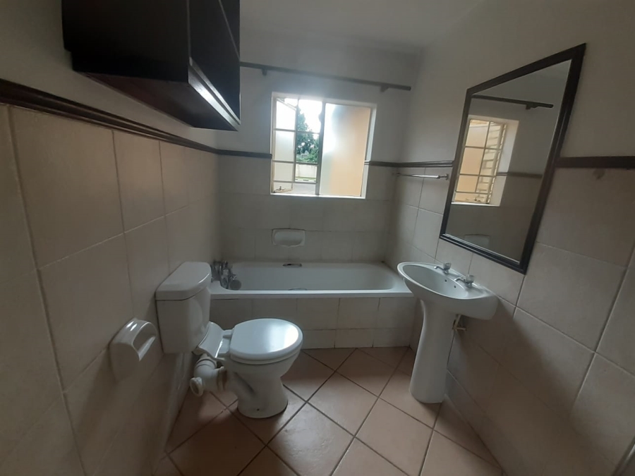 2 Bedroom Property for Sale in Monavoni A H Gauteng