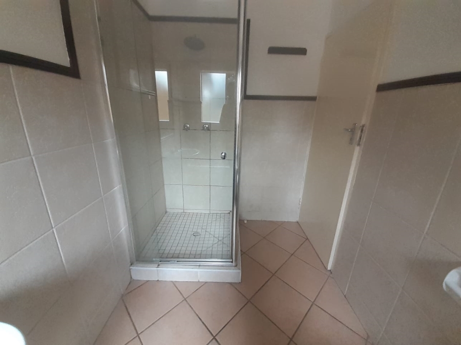 2 Bedroom Property for Sale in Monavoni A H Gauteng