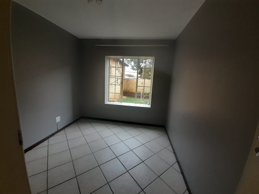 2 Bedroom Property for Sale in Monavoni A H Gauteng