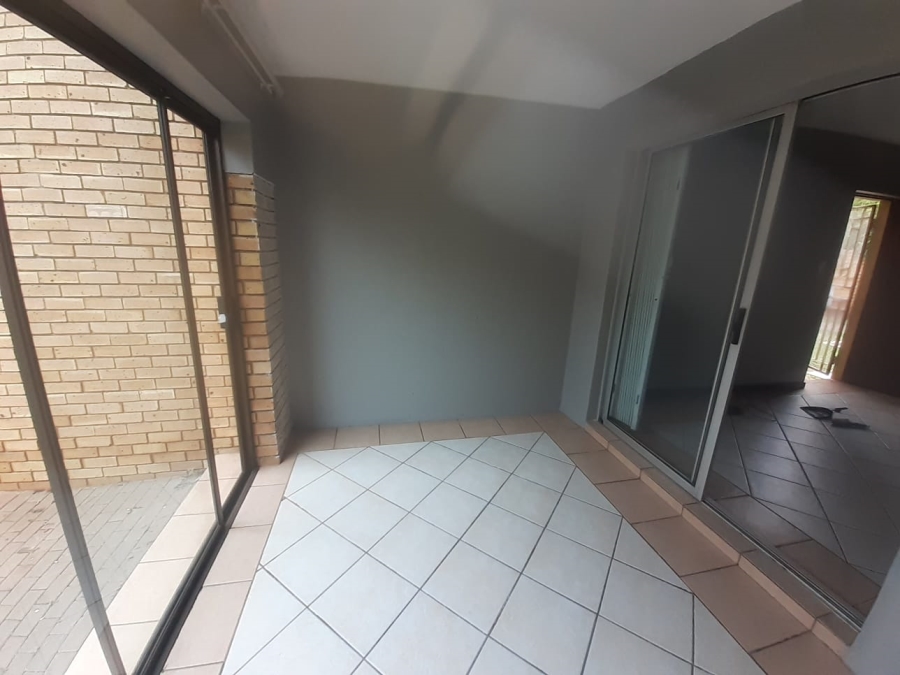 2 Bedroom Property for Sale in Monavoni A H Gauteng