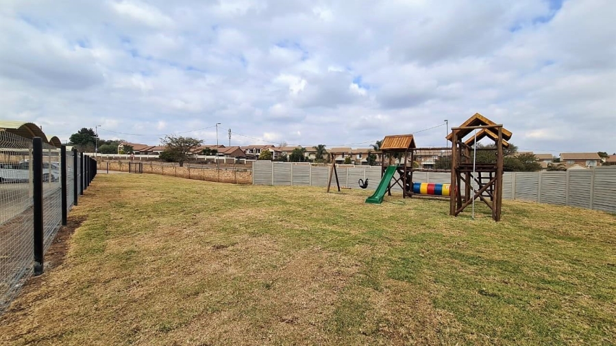 To Let 3 Bedroom Property for Rent in Wierdapark Gauteng