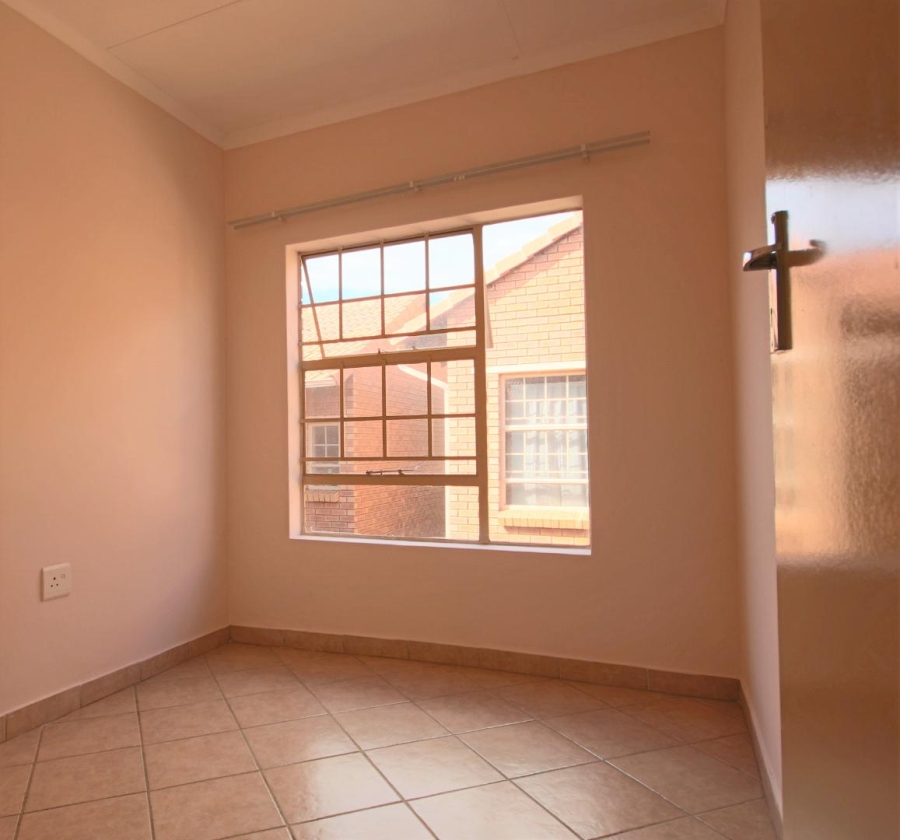 To Let 2 Bedroom Property for Rent in Hazeldean Gauteng