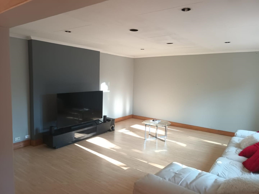 4 Bedroom Property for Sale in Waterkloof Ridge Gauteng