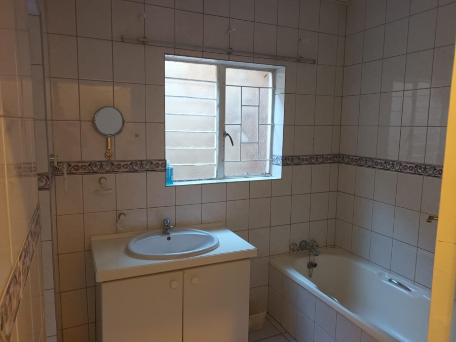 4 Bedroom Property for Sale in Waterkloof Ridge Gauteng