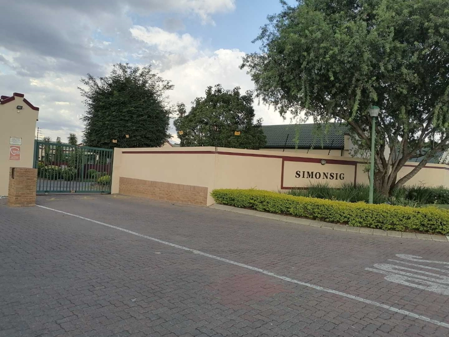 To Let 2 Bedroom Property for Rent in Erand A H Gauteng