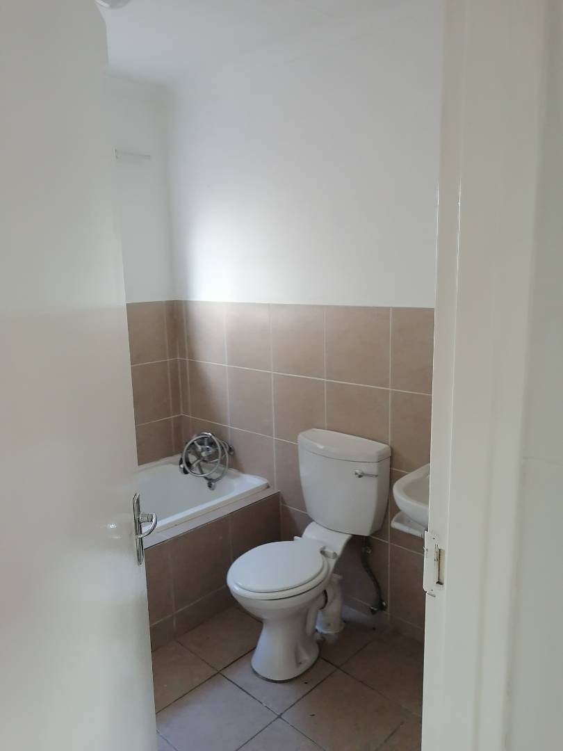 To Let 2 Bedroom Property for Rent in Erand A H Gauteng
