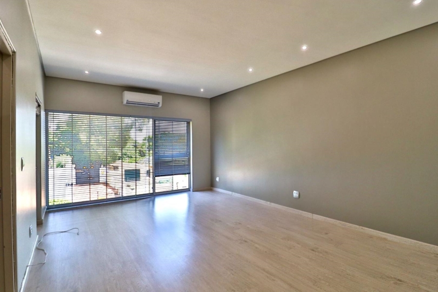 To Let 3 Bedroom Property for Rent in Oaklands Gauteng