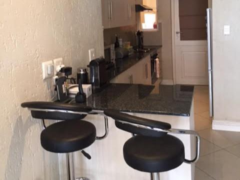 To Let 2 Bedroom Property for Rent in Morningside Gauteng