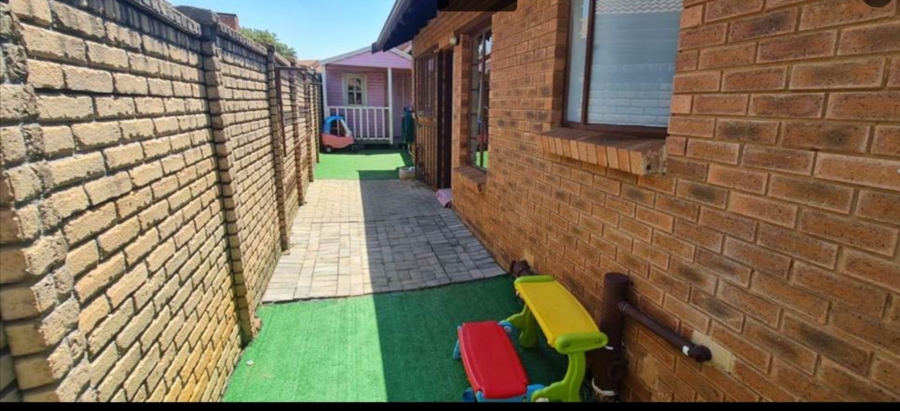 3 Bedroom Property for Sale in Equestria Gauteng