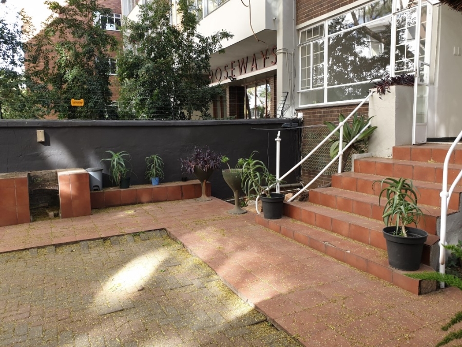 To Let 2 Bedroom Property for Rent in Rosebank Gauteng