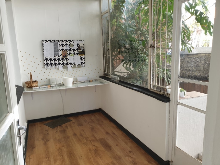 To Let 2 Bedroom Property for Rent in Rosebank Gauteng