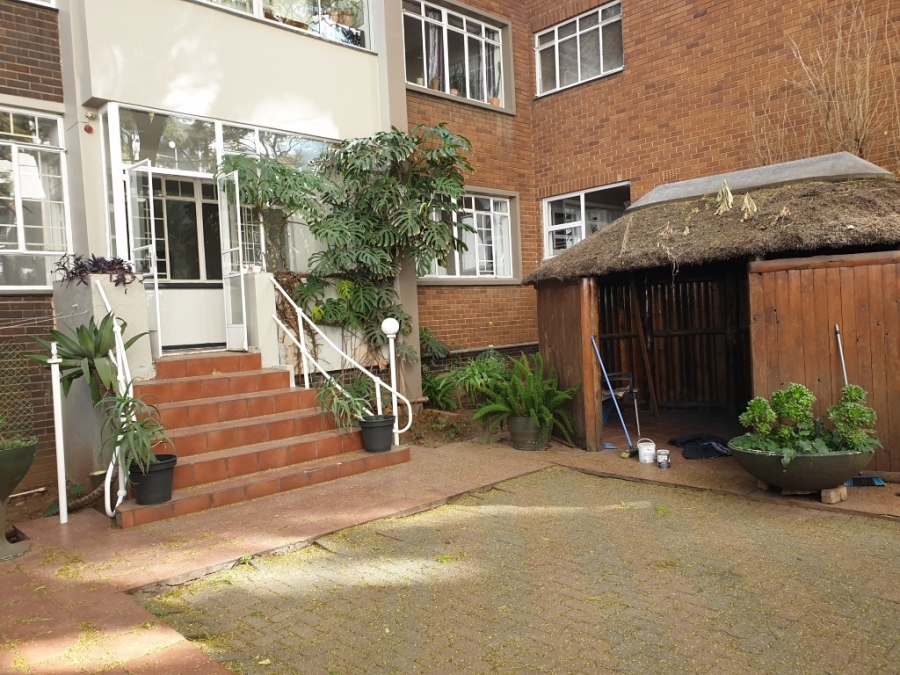 To Let 2 Bedroom Property for Rent in Rosebank Gauteng