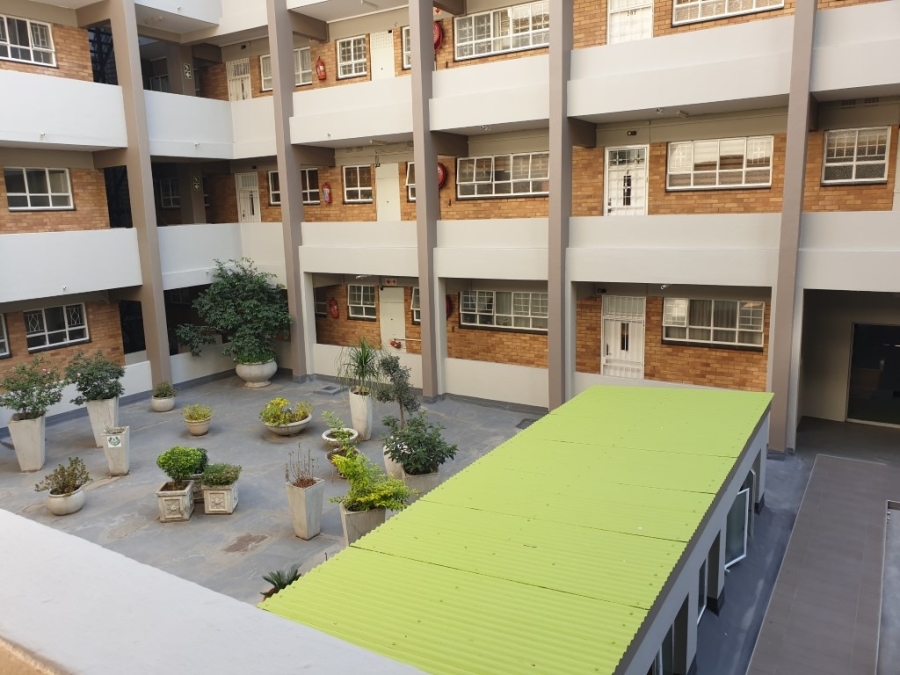 To Let 2 Bedroom Property for Rent in Rosebank Gauteng