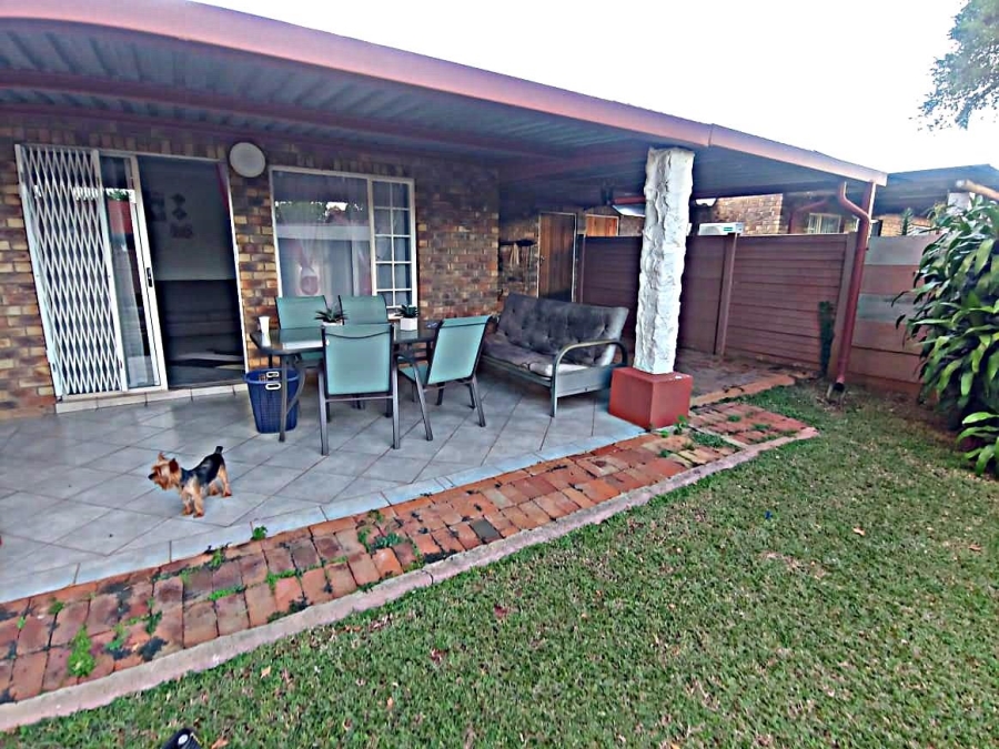 2 Bedroom Property for Sale in Doornpoort Gauteng
