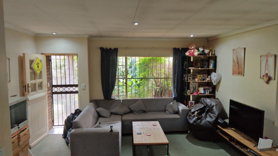 2 Bedroom Property for Sale in Doornpoort Gauteng