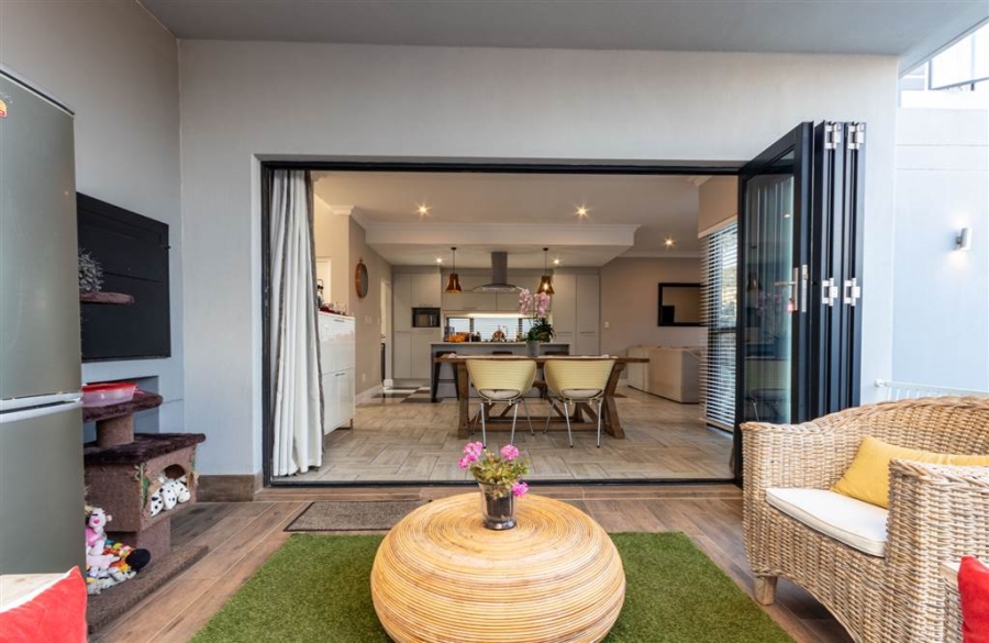 To Let 3 Bedroom Property for Rent in Broadacres Gauteng