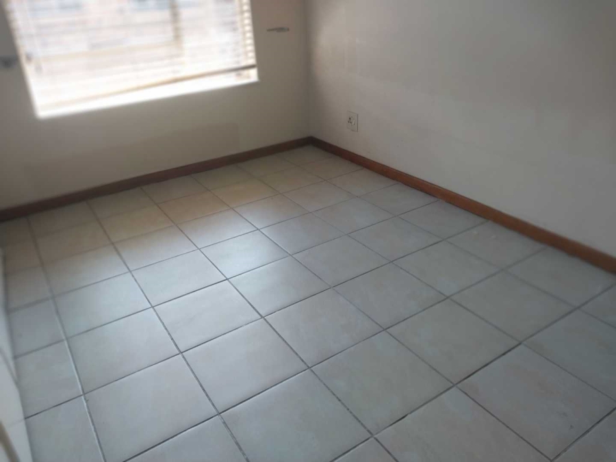 To Let 3 Bedroom Property for Rent in Weavind Park Gauteng