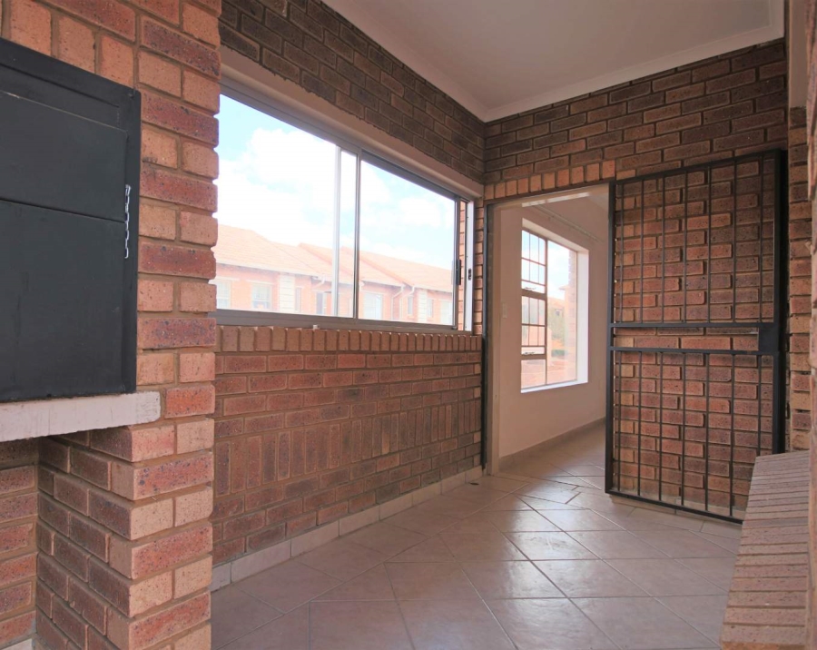 To Let 2 Bedroom Property for Rent in Hazeldean Gauteng