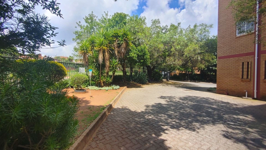 To Let 1 Bedroom Property for Rent in Centurion Central Gauteng