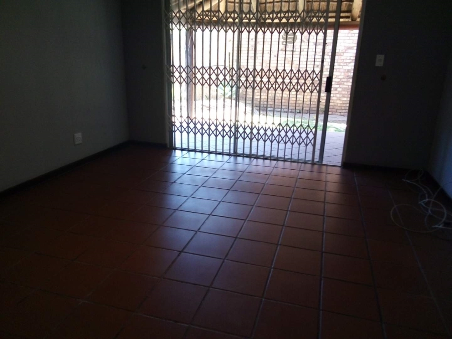To Let 2 Bedroom Property for Rent in Silverton Gauteng