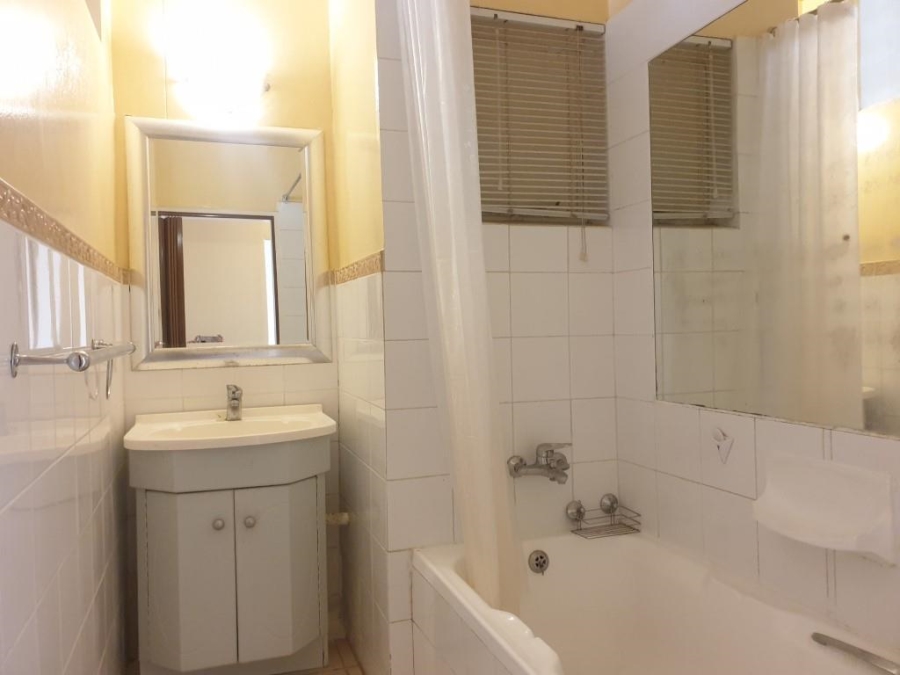 1 Bedroom Property for Sale in Illovo Gauteng