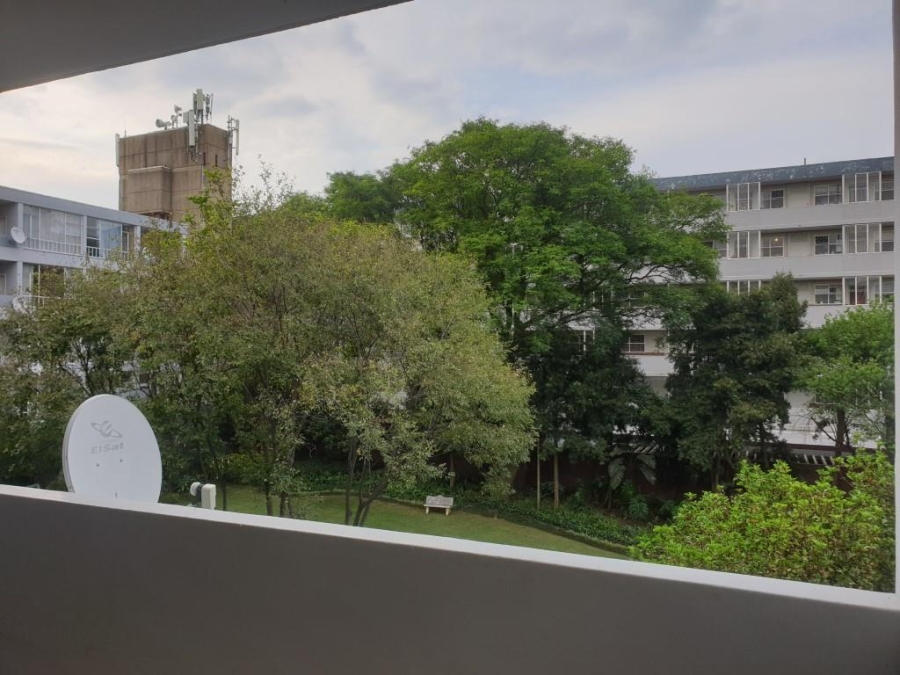 1 Bedroom Property for Sale in Illovo Gauteng