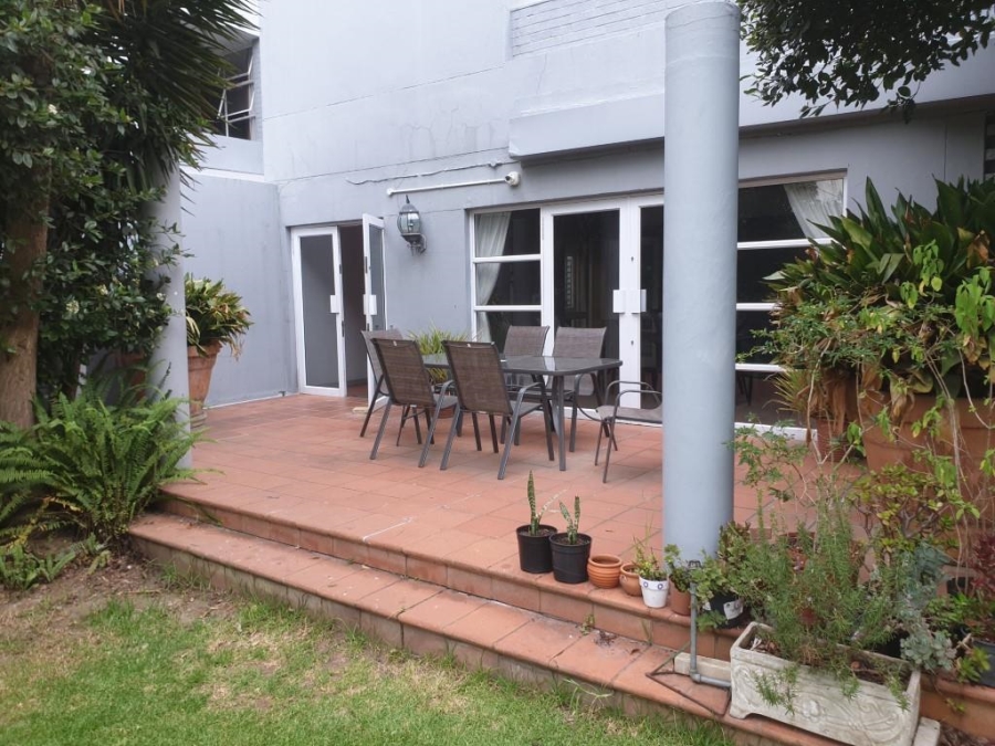 1 Bedroom Property for Sale in Illovo Gauteng