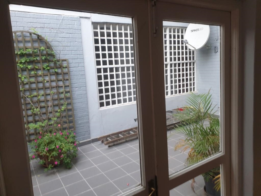 1 Bedroom Property for Sale in Illovo Gauteng