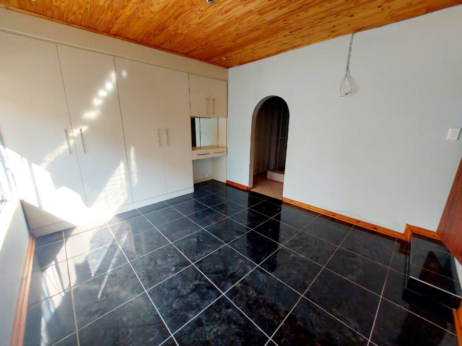 To Let 4 Bedroom Property for Rent in Mountain View Gauteng