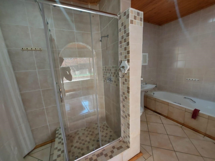 To Let 4 Bedroom Property for Rent in Mountain View Gauteng