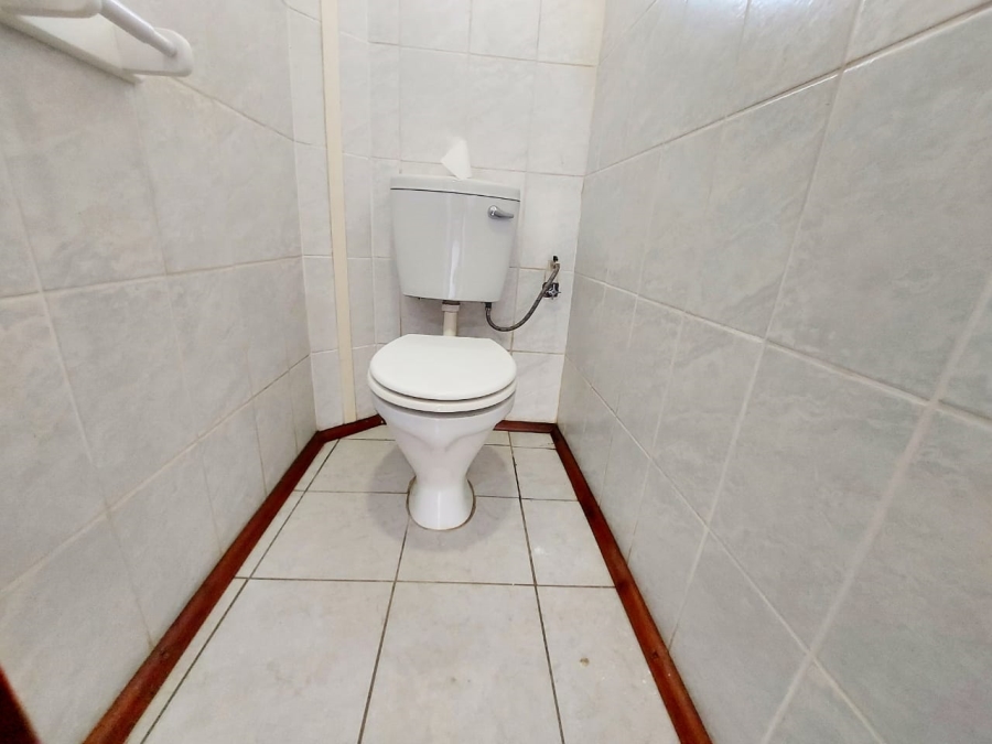 To Let 4 Bedroom Property for Rent in Mountain View Gauteng