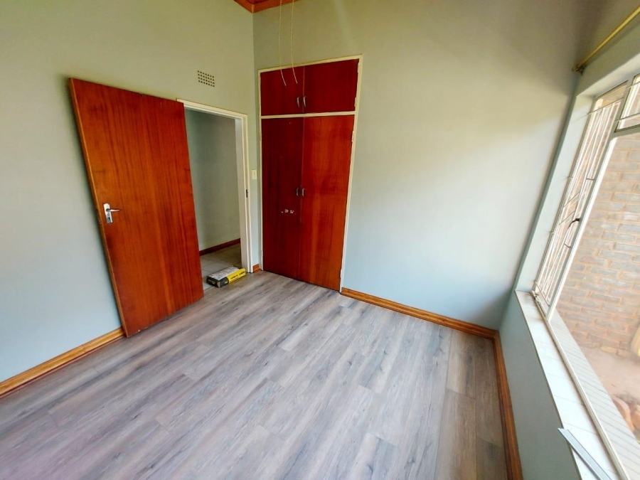 To Let 4 Bedroom Property for Rent in Mountain View Gauteng