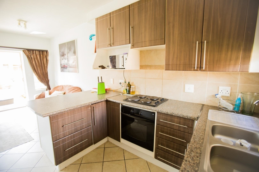 To Let 2 Bedroom Property for Rent in Mooikloof Ridge Gauteng